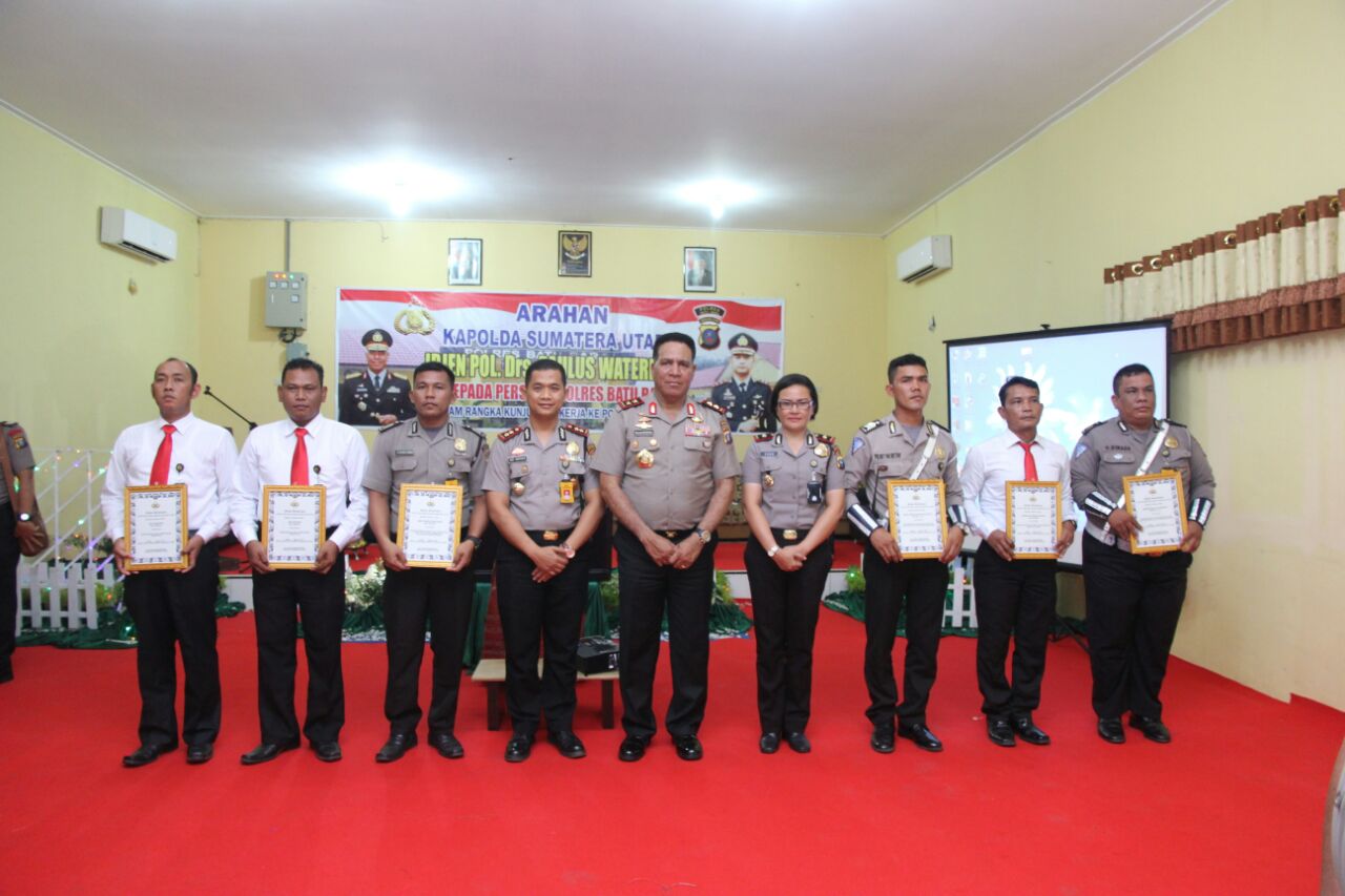 Kapolda Sumut kunjungi Polres Batubara sambil berikan penghargaan bagi Polisi berprestasi