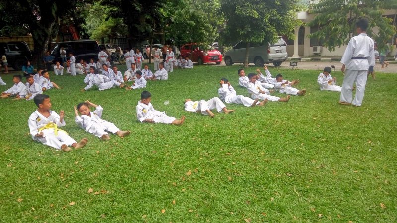 Puluhan Karateka Perguruan Karate-Do Tako Indonesia Dishutsu Ikuti Ujian Kenaikan Sabuk 