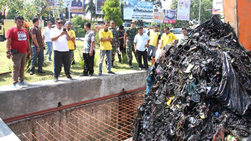 Akhyar : Kami Mohon Warga Jangan Buang Sampah Dalam Parit & Sungai Lagi