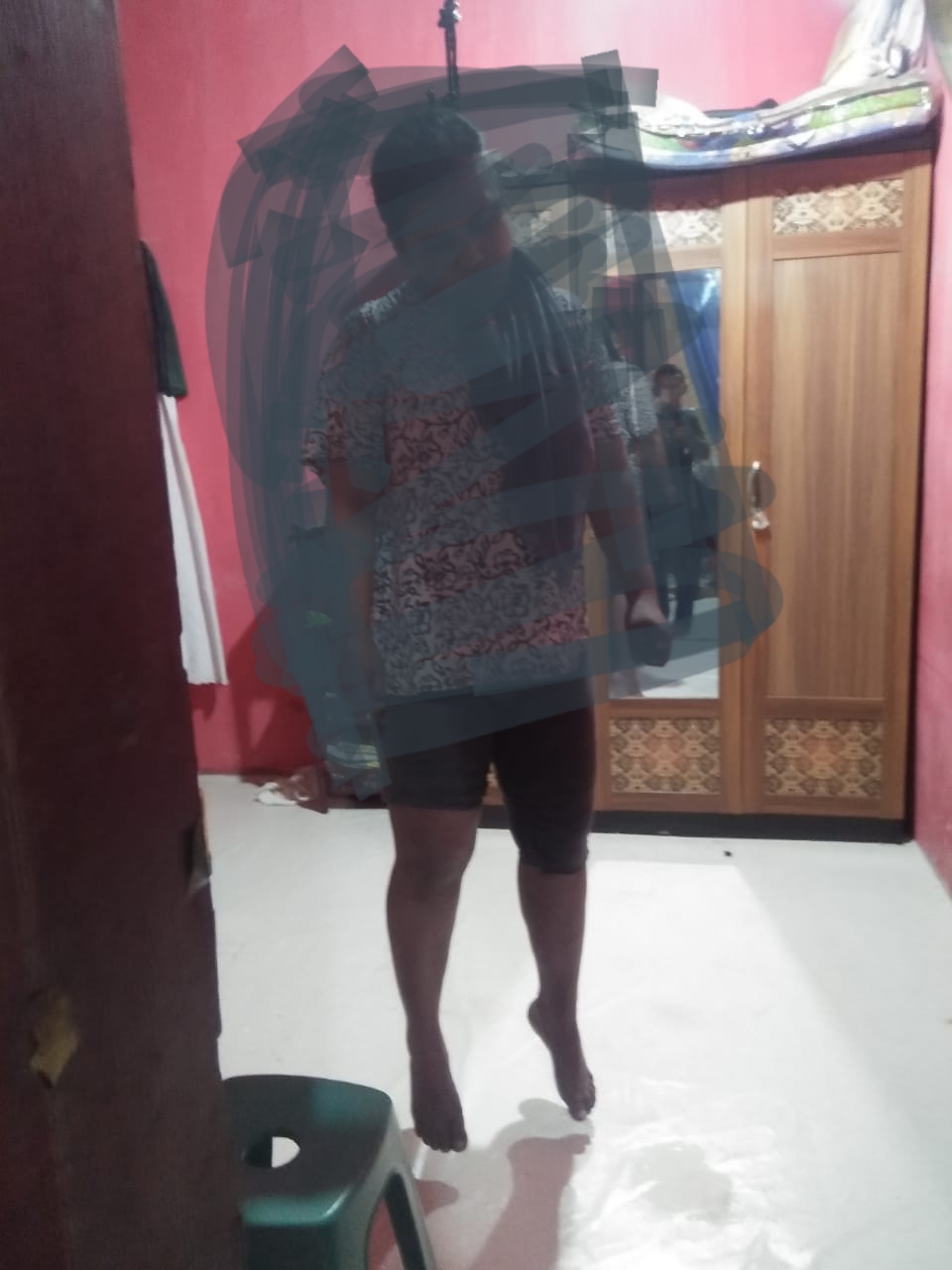 Suami Temukan Istri Tewas Gantung Diri Dengan Tali Di Kamar