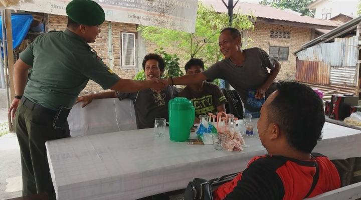 Serka Erwin Anggota Babinsa Koramil 14/PB Kodim 0201 BS Laksanakan Komsos di Kel PBD-2
