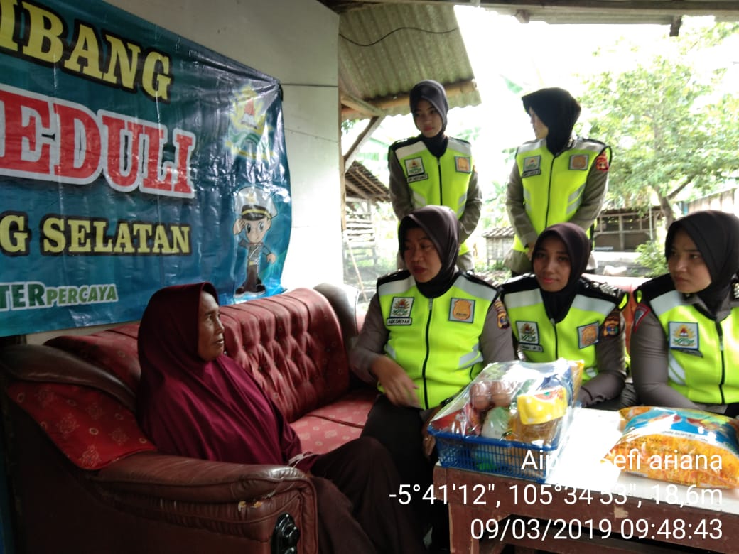 Polwan Polres Lampung Selatan Gelar Bakti Sosial