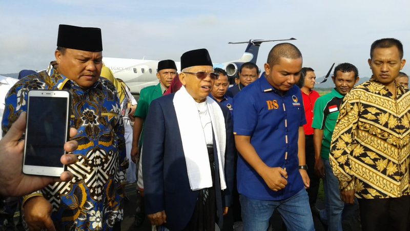 Calon Wakil Presiden Ma’aruf Amin Tiba di Bandara Pinangsori