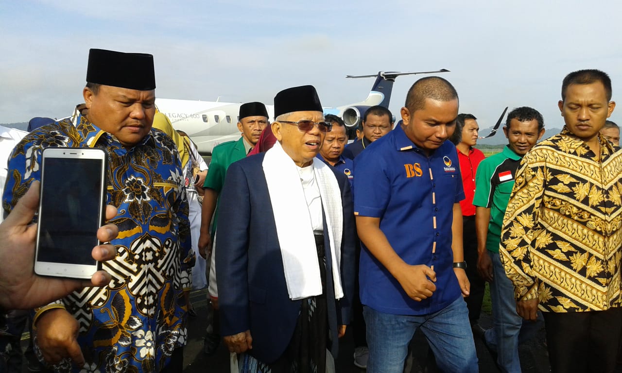 Calon Wakil Presiden Ma’aruf Amin Tiba di Bandara Pinangsori