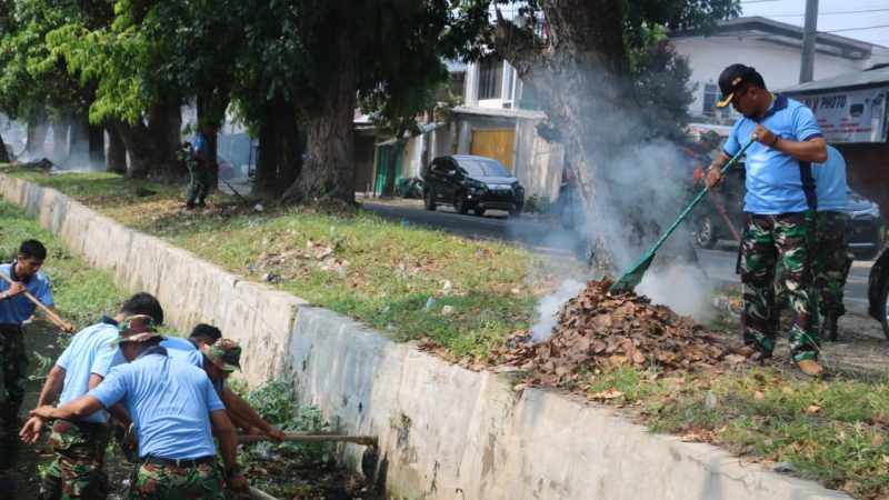 Lanud Soewondo Gotong Royong Bersihkan Areal Komplek