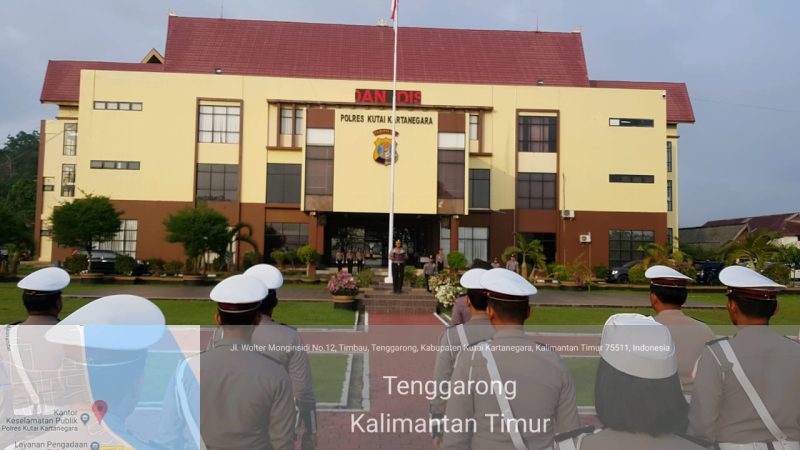 Polres Kukar Menggelar Upacara Pengibaran Bendera Merah Putih