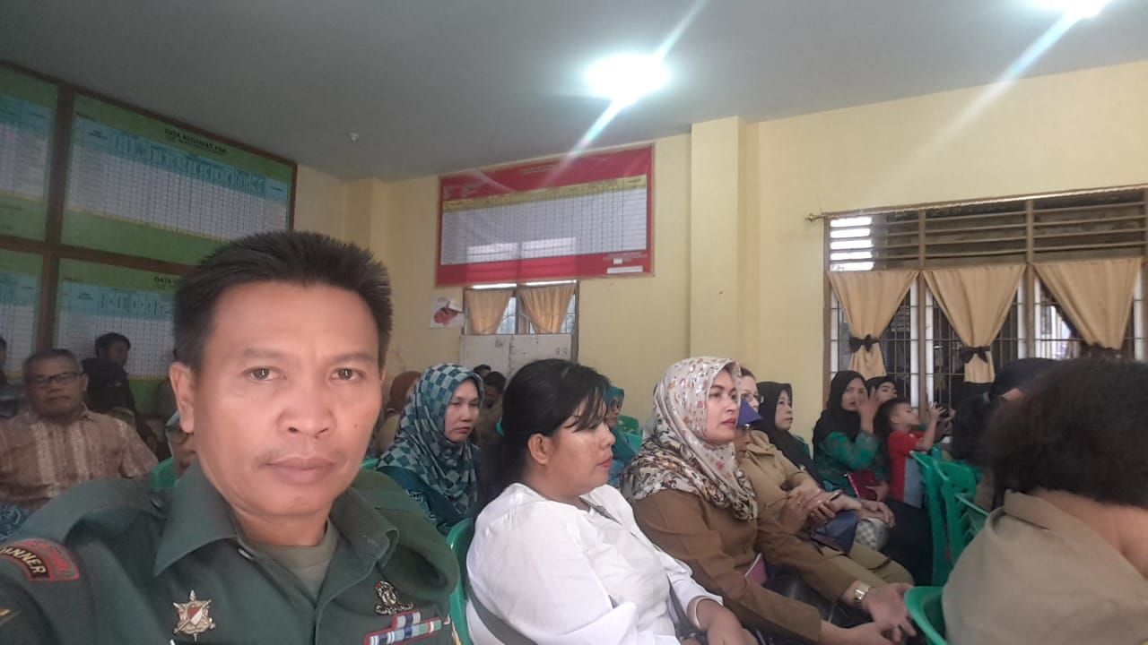 BABINSA KORAMIL 07/MT   KODIM  0201/BS MENGIKUTI  KUNJUNGAN TIM POKJA 1 EVALUASI SUPERVISI PKK KOTA MEDAN DI AULA KELURAHAN PB.SELAYANG I KECAMATAN MEDAN SELAYANG
