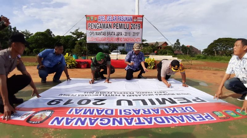 Polsek Neglasari Polres Metro Tangerang Kota Bersama unsur Muspika Neglasari Mengadakan Apel Gelar Pasukan Pengamanan Pemilu 2019