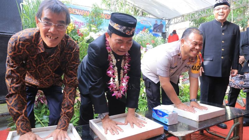Kapolsek Neglasari Hadiri Kegiatan ‘Sewan Ngunduh Mantu’ serta ‘Lounching Kampung Tematik’ Kecamatan Neglasari