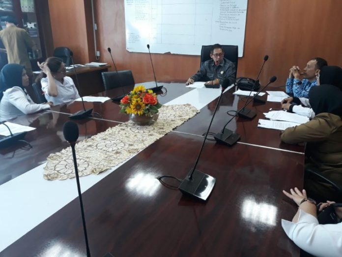 Wong Chun Sen Terima Kunjungan Petugas Jasa Medis RS Pirngadi Di Ruang Komisi B DPRD Medan