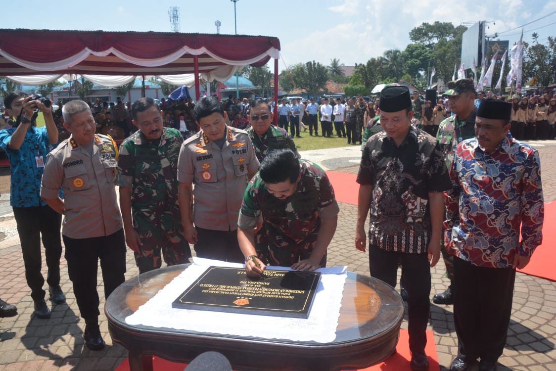 Panglima TNI: Monumen Pesawat MIG 17 Fresco Bukti Sejarah Perjuangan Bangsa Indonesia