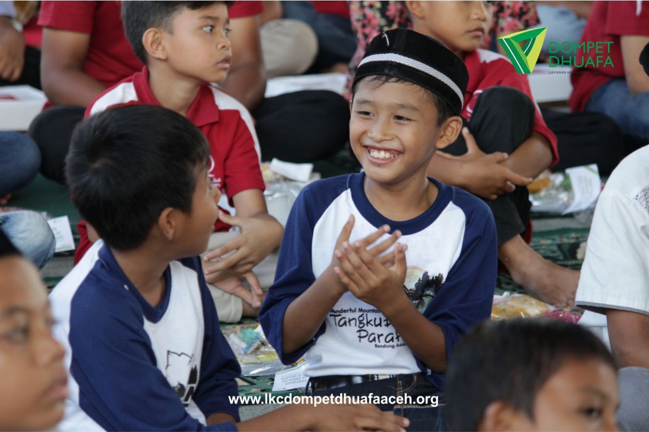LAYANAN KESEHATAN CUMA-CUMA BERBAGI KEBAIKAN UNTUK 1500 YATIM DAN DHUAFA
