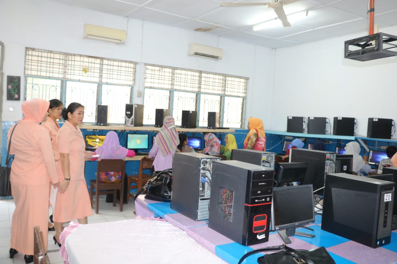 Yasarini Cabang Lanud Soewondo Laksanakan  UKG Tahap III Guru Sekolah Angkasa Medan