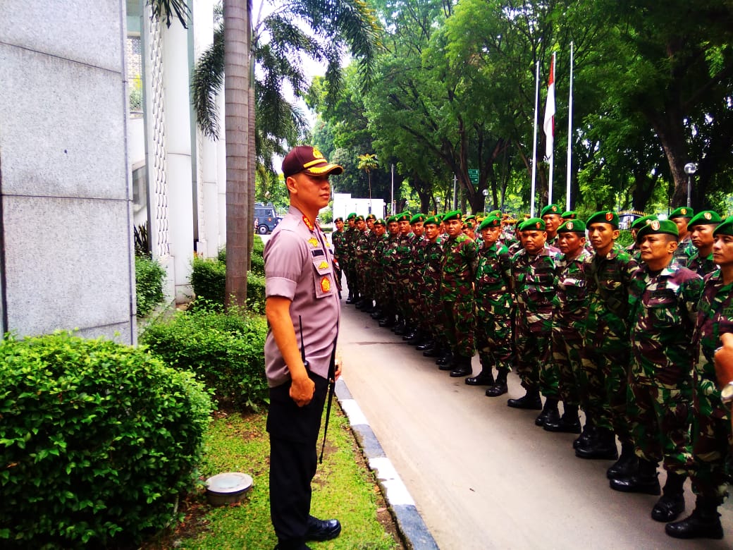 Kapolrestabes Medan Beri Arahan Pada Personil TNI-POLRI Yang Terlibat PAM Unras di DPRD Provinsi