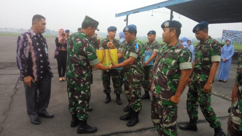 Danlanud Soewondo Bagikan Bingkisan Lebaran Kepada seluruh Anggota