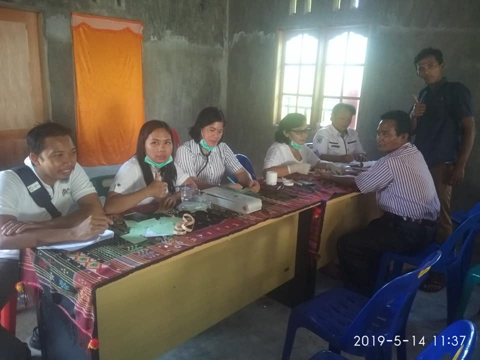 PUSKESMAS HARIAN MELAKSANAKAN POSBINDU PTM DI DESA JANJI MARTAHAN YANG DIDAMPINGI PERSONIL KORAMIL 04 HB