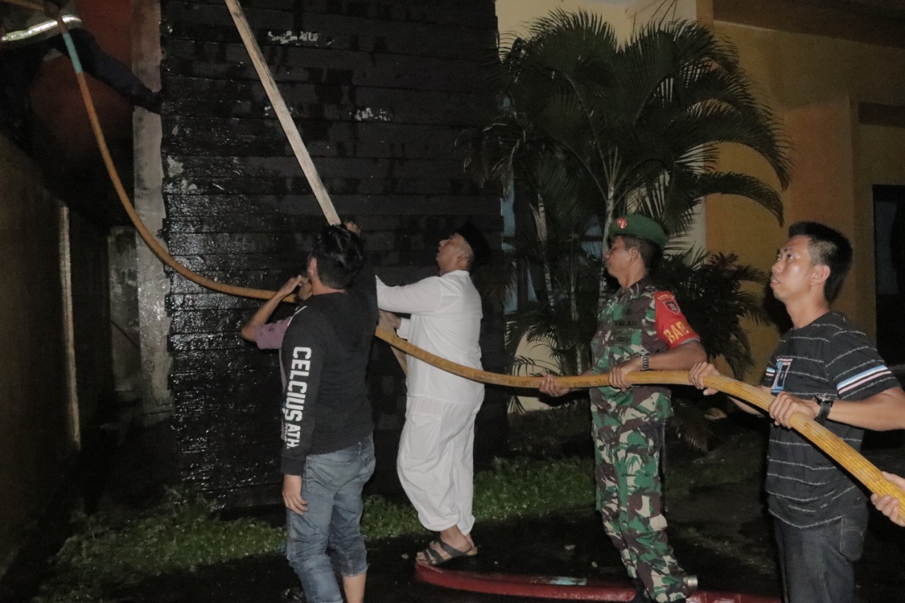 Lima Rumah di Jalan Patin Kuning   Dilalap Si Jago Merah