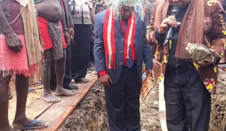 Ketua BP AM Sinode Himbau Jemaat Bersatu Untuk Bangun Kantor Klasis