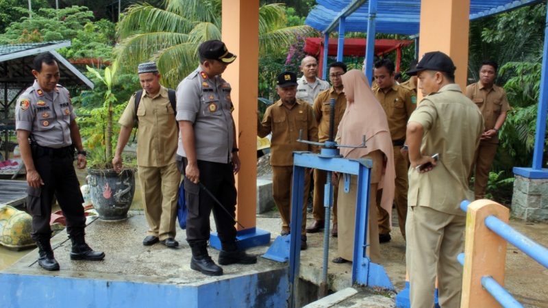 Polres Kukar Menerjunkan Rescue Lengkap Bantu Mengatasi Banjir di Tenggarong