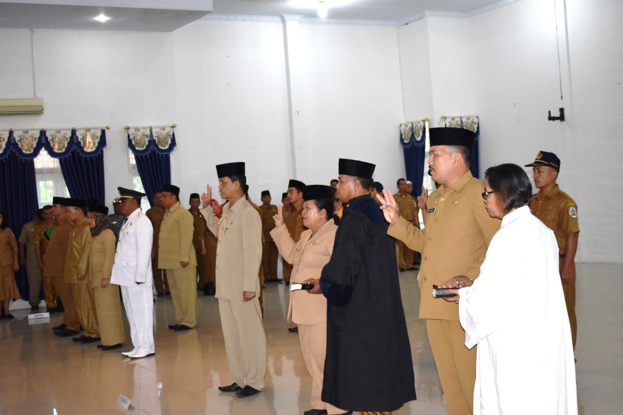 Bupati Tapteng Lantik 19 Orang Pejabat Baru, 4 Orang Diantaranya Pejabat Tinggi Pratama