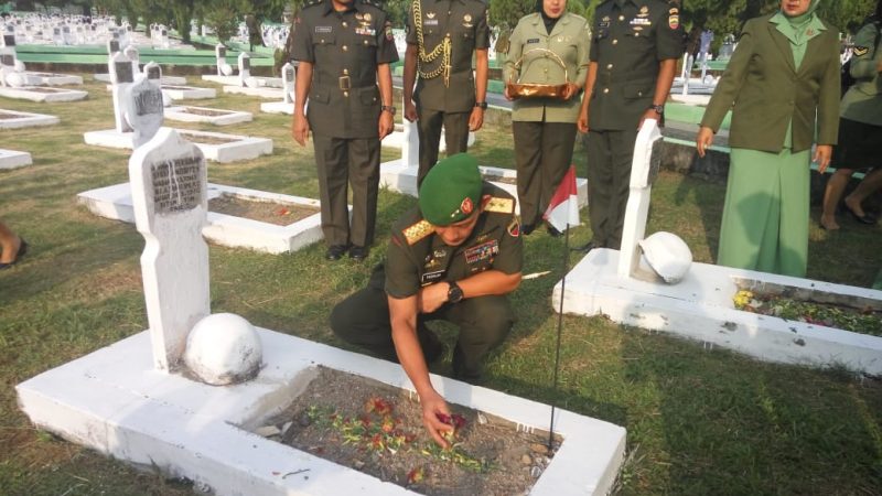 Pangdam I/BB Pimpin Ziarah ke Makam Pahlawan Bukit Barisan Dalam Rangka HUT KODAM I/BB ke 69