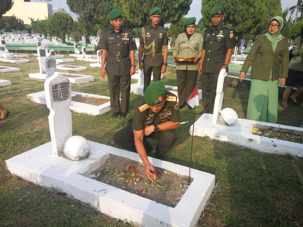 Pangdam I/BB Pimpin Ziarah ke Makam Pahlawan Bukit Barisan Dalam Rangka HUT KODAM I/BB ke 69