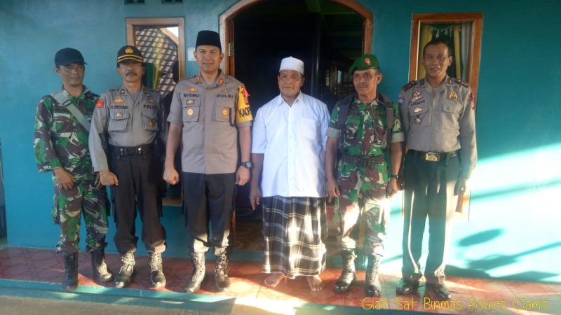 Kapolres, Kapolsek dan Jajaran Silahturrahmi ke Rumah Kediaman KH. Oyo Sunaryo