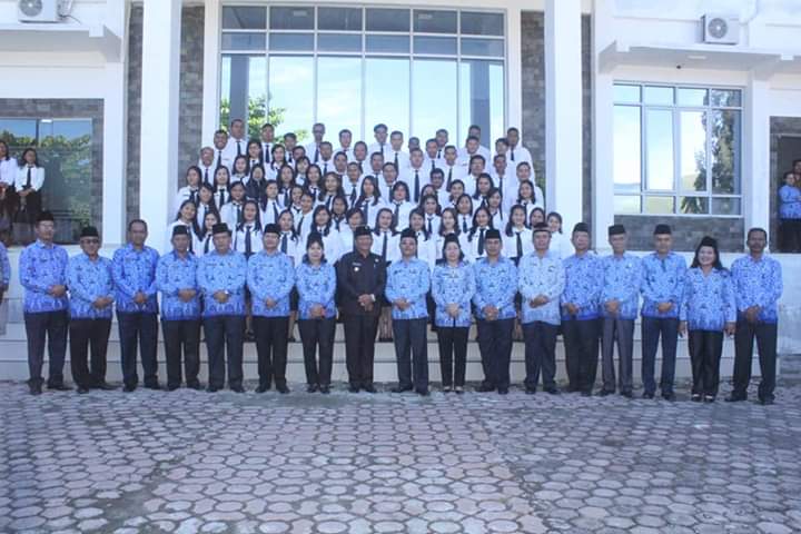 Sebanyak 250 Orang CPNS TA 2018 Terima SK dari Bupati Samosir