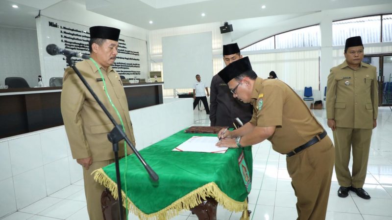 Plt Bupati Lantik Kepala Dan Kasubbag Tata Usaha Puskesmas Asahan