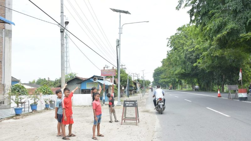 Pemkab Sergai Pasang 300 Titik Lampu Tenaga Surya, Warga Ucapkan Terimakasih