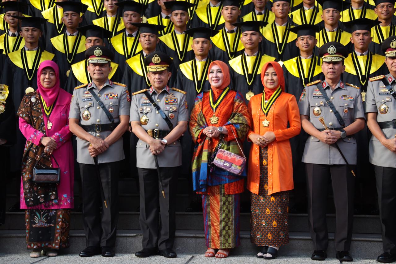 Jenderal Tito Karnavian Hadiri Wisuda dan Penutupan Pendidikan Taruna Akpol Angkatan ke-50 Wicaksana Adhimanggala