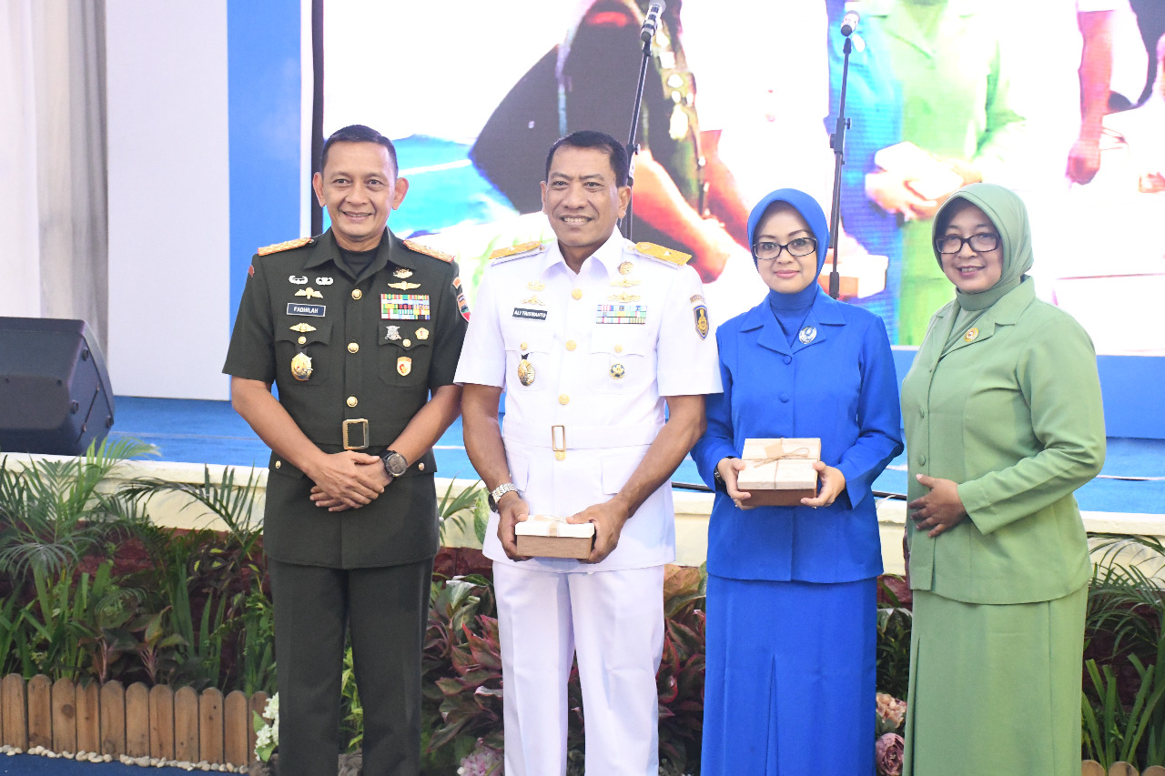 Pangdam I/BB Hadiri Sertijab Danlantamal I Belawan