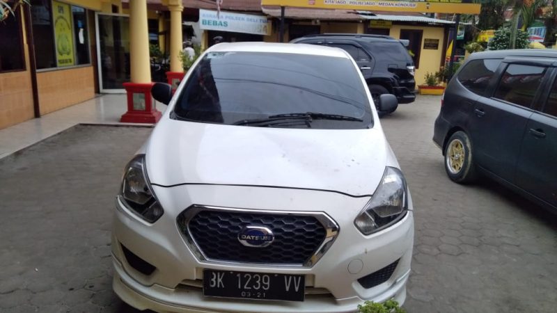Debc Colector Beraksi Pecahkan Kaca Mobil Konsumen, 1 Orang Penumpang Pingsan Ketakutan