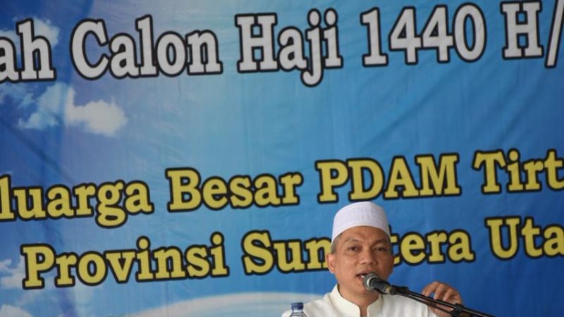 17 Calhaj Dan 15 Pegawai Berangkat Ke Tanah Suci, Trisno Sumantri : Saya Harap Semua Pihak Mendoakan Kemajuan PDAM Tirtanadi
