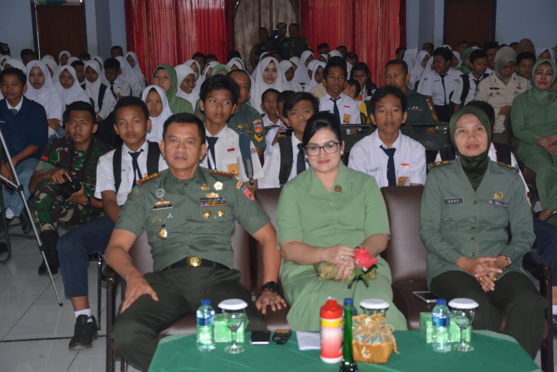 Didik Karakter Bangsa, Danrem 071/Wijayakusuma Ajak Anak Sekolah Banyumas Nobar Gala Premiere “Melati”. Bersama Keluarga Besar Korem 071/Wijayakusuma