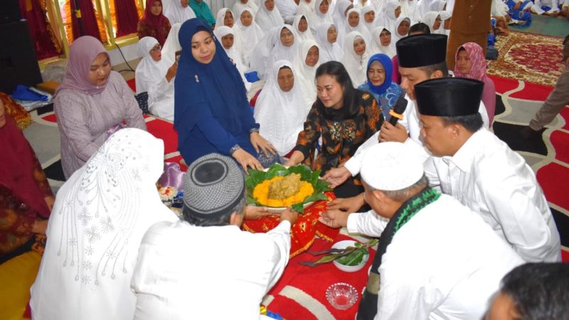 Bupati Tapteng gelar tepung tawari 85 Orang Jamaah Calon Haji/Hajjah Tahun 1440/2019M