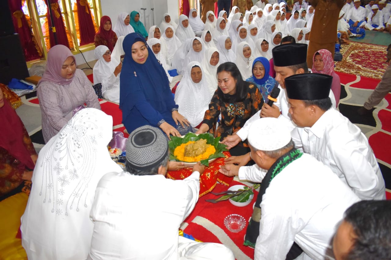 Bupati Tapteng gelar tepung tawari 85 Orang Jamaah Calon Haji/Hajjah Tahun 1440/2019M