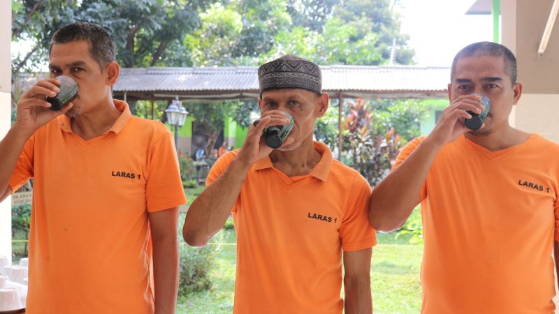 Panti Sosial Bina Laras (PSBL) Harapan Sentosa 1 Ajak Warga Binaan Minum Jamu