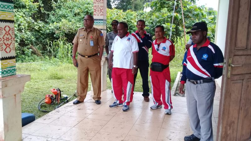 Bupati Sorong Selatan Melakukan Sidak Di Kantor Distrik Salkma
