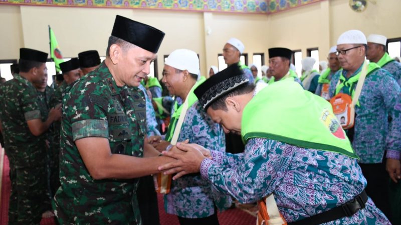 73 orang Jama’ah Calon Haji KBIH Kodam I/BB diberangkatkan Pangdam I/Bukit Barisan