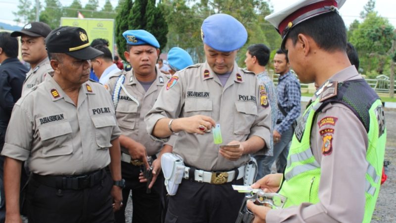 Kasi Propam Bener Meriah Cek Senpi Personil