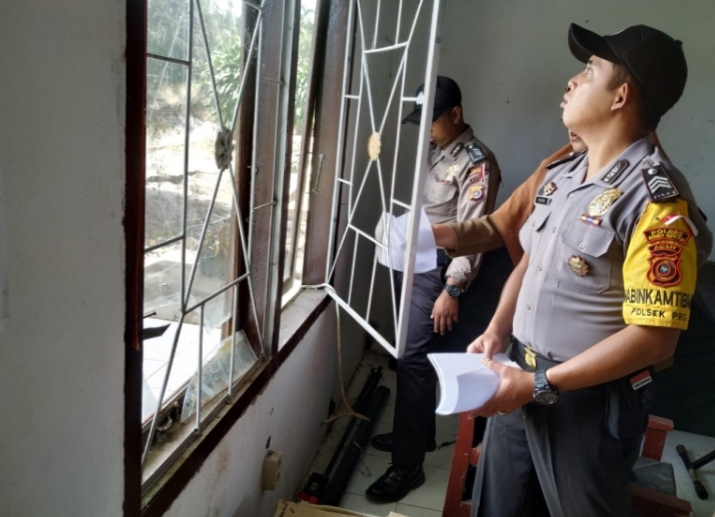 Jeruji Besi Dijebol, Maling Sikat 8 Unit Komputer Sekolah