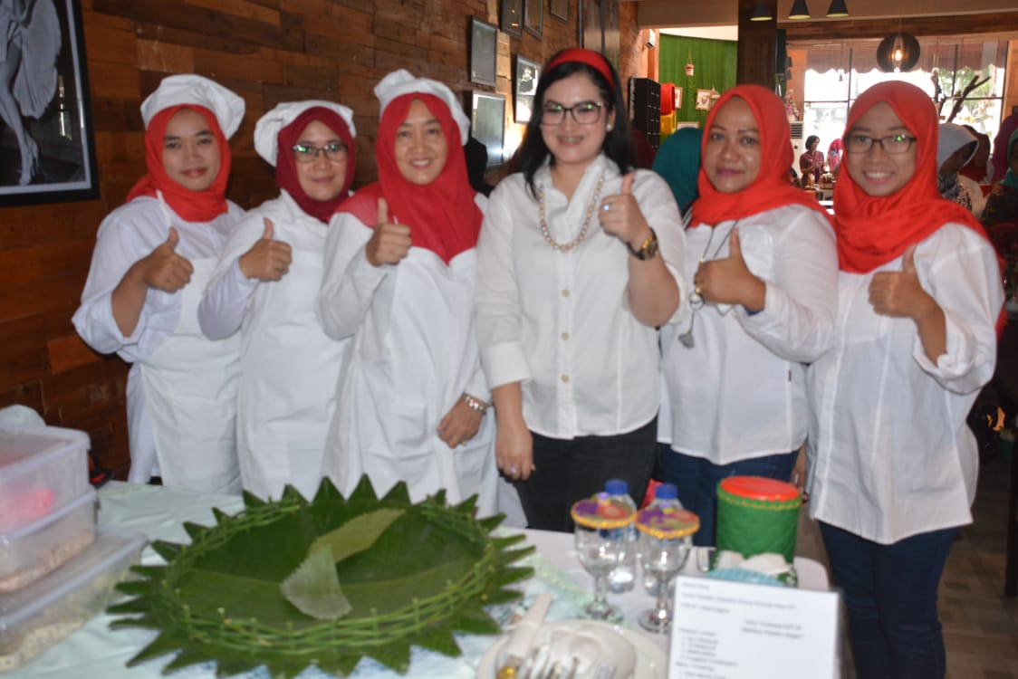 Jajal Kemampuan Anggotanya, Persit Kartika Chandra Kirana Koorcab Rem 071, Ikuti Lomba Hias Tumpeng “Serayu”