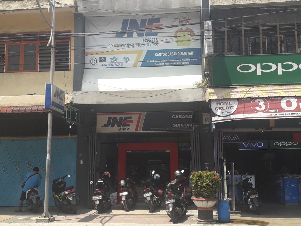 Warga Keluhkan Lamban dan Buruknya Pelayanan Kantor Cabang JNE Pematang Siantar
