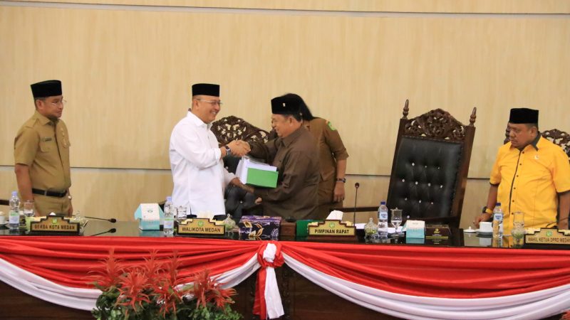 Wali Kota Sampaikan Nota Pengantar Pertanggungjawaban Pelaksanaan APBD 2018
