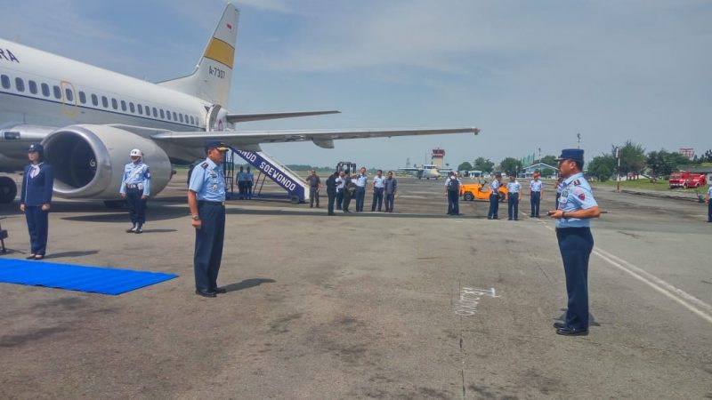 Kepala Staf Angkatan Udara, Marsekal TNI Yuyu Sutisna, S.E., M.M Singgahi Lanud Soewondo Sebelum Terbang menuju Thailand
