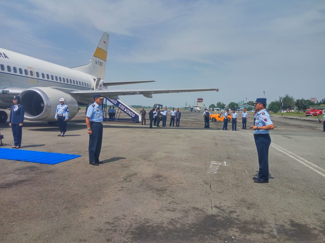 Kepala Staf Angkatan Udara, Marsekal TNI Yuyu Sutisna, S.E., M.M Singgahi Lanud Soewondo Sebelum Terbang menuju Thailand