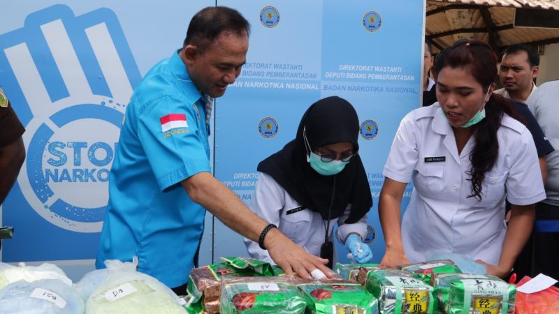 BNN Musnahkan 143 KGg Sabu, 129,000 Butir Pil Ekstasi dan 765 Gram Ganja