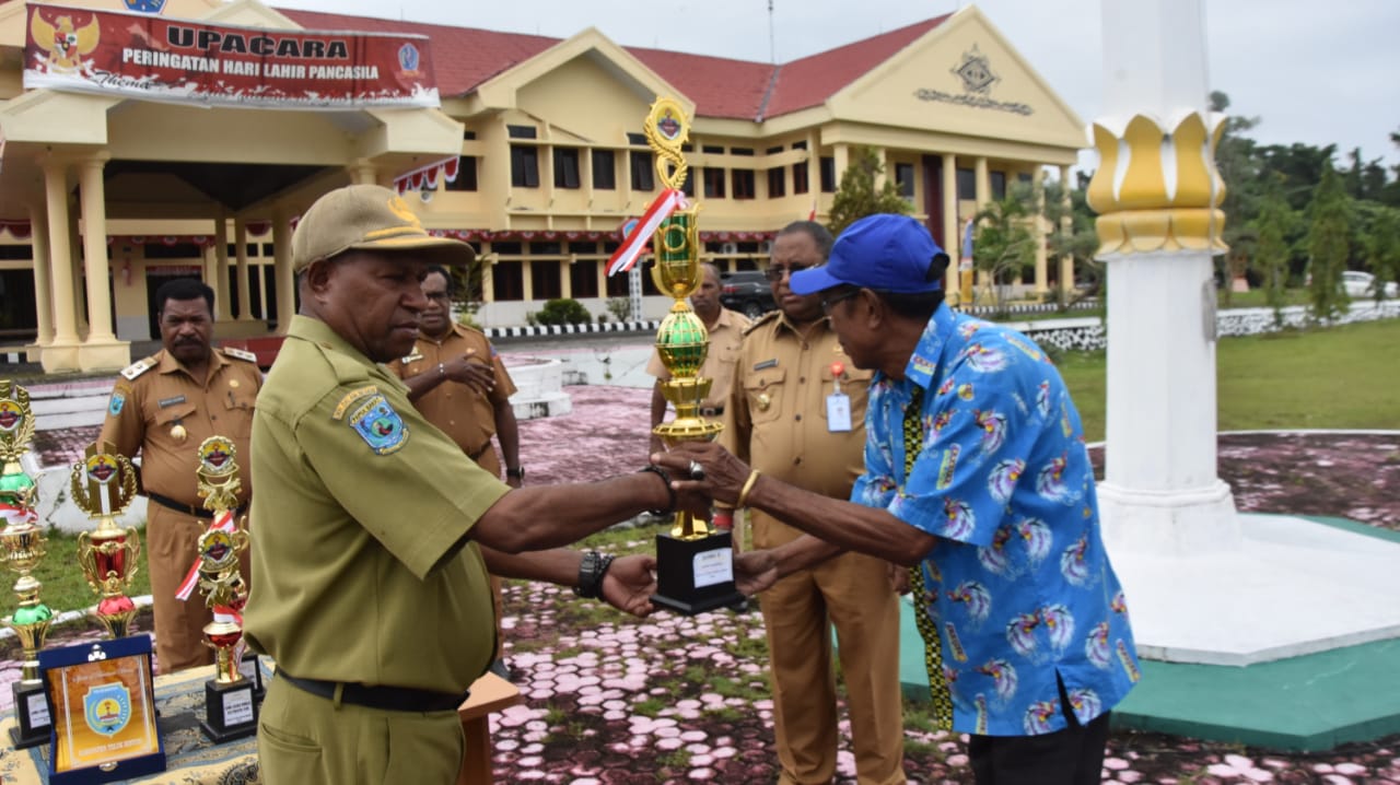 Pemkab Sorsel  Terima Penghargaan  Juara 2 Umum Peda IV Bintuni