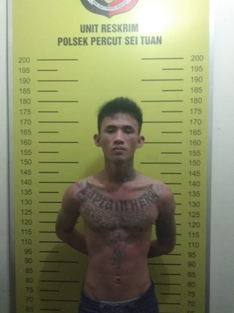 Gagal Petik Beat, Pria Bertato di Gebuk Warga